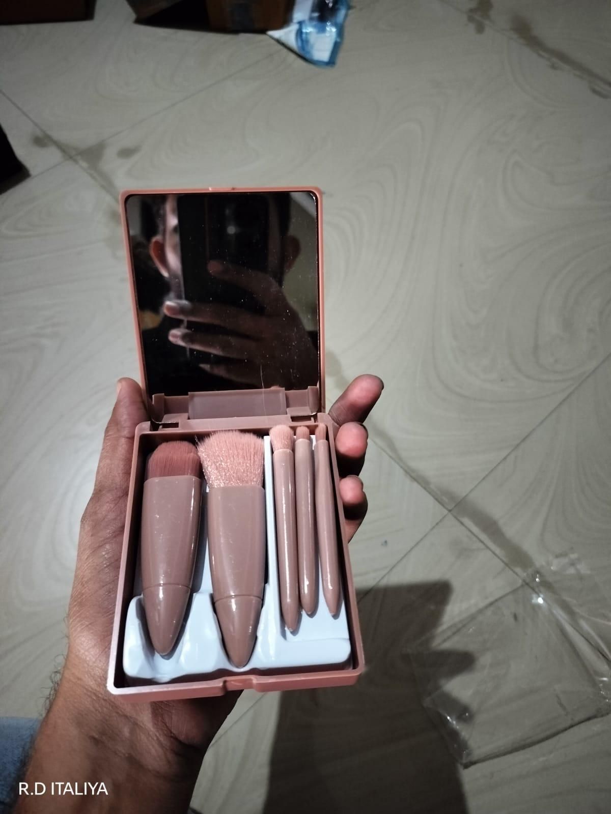Makeup Brushes Set With Mirror